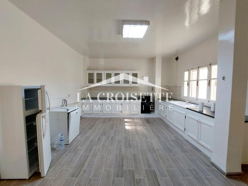 Villa S+4 avec piscine à La Marsa